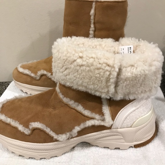Coach Tan & Faux Fur lining. Wmns US 8 - Picture 1 of 8